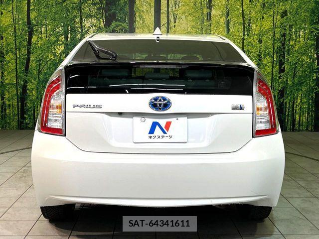 Toyota PRIUS 2014-11 7359368-14