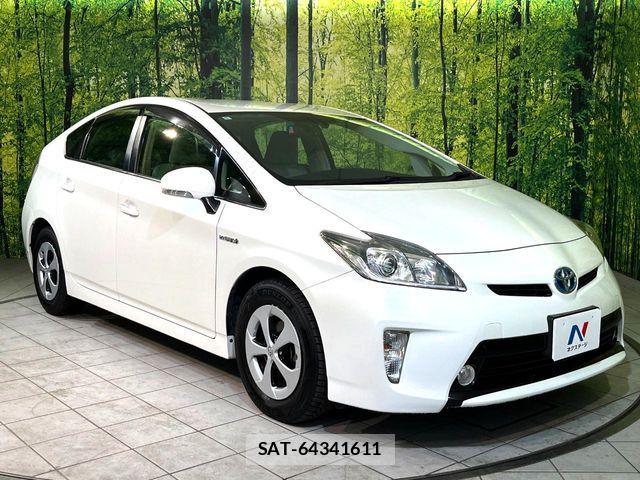 Toyota PRIUS 2014-11 7359368-15