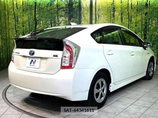 Toyota PRIUS 2014-11 7359368-16