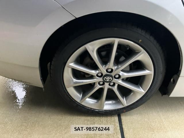Toyota PRIUS 2014-02 7359389-6
