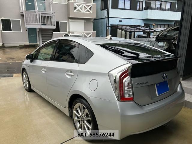 Toyota PRIUS 2014-02 7359389-8