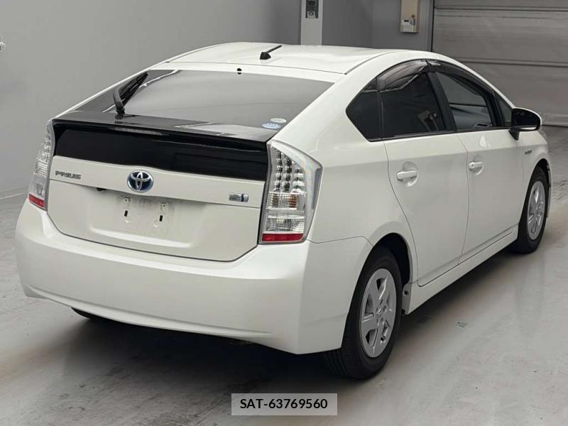 Toyota PRIUS 2011-03 7367376-1