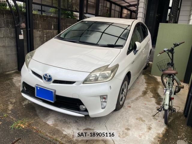 Toyota PRIUS 2013-06 7378969-1