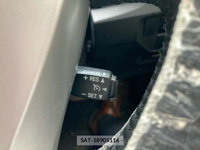 Toyota PRIUS 2013-06 7378969-19