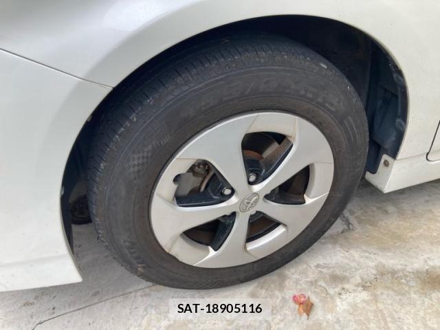 Toyota PRIUS 2013-06 7378969-2