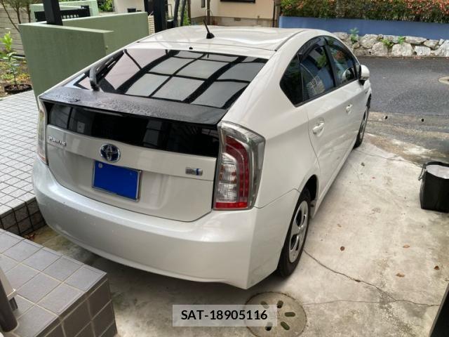 Toyota PRIUS 2013-06 7378969-4