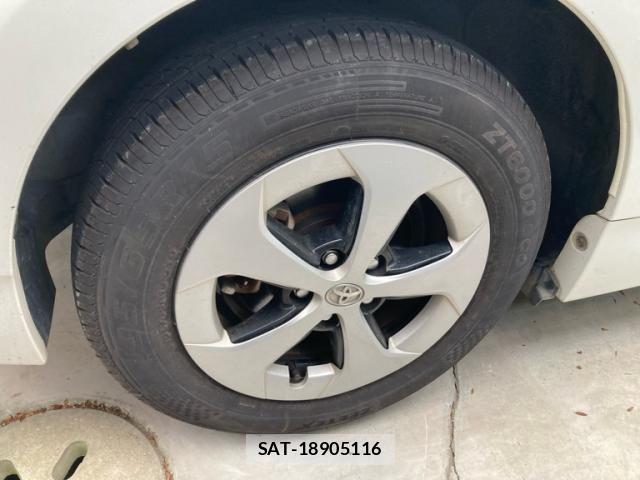 Toyota PRIUS 2013-06 7378969-7