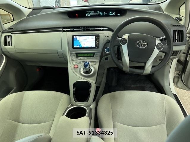 Toyota PRIUS 2012-05 7381563-4