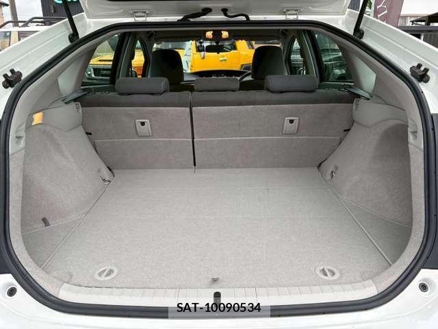 Toyota PRIUS 2011-06 7393647-14