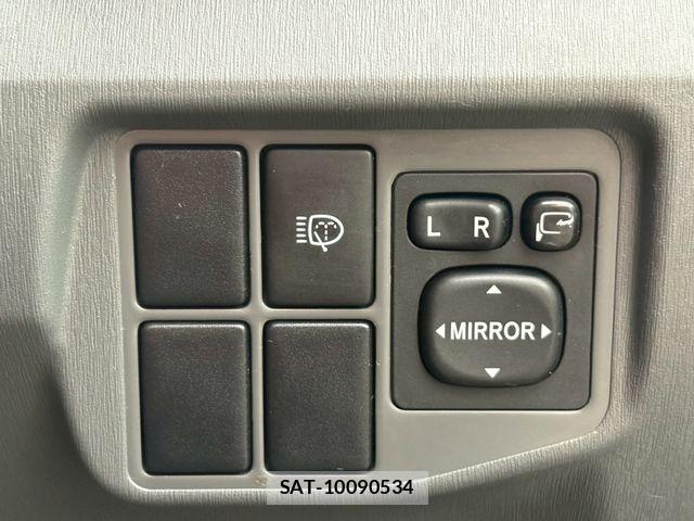 Toyota PRIUS 2011-06 7393647-27