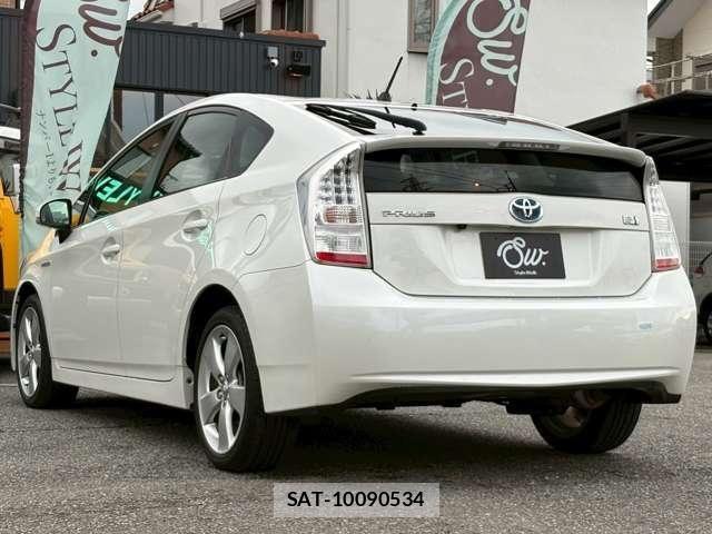 Toyota PRIUS 2011-06 7393647-6