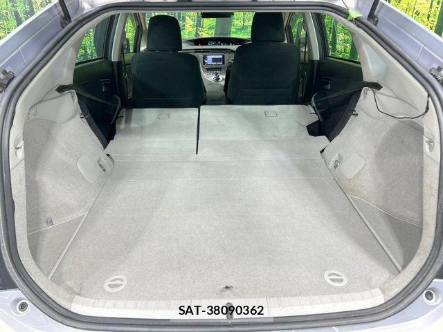 Toyota PRIUS 2013-05 7393648-9