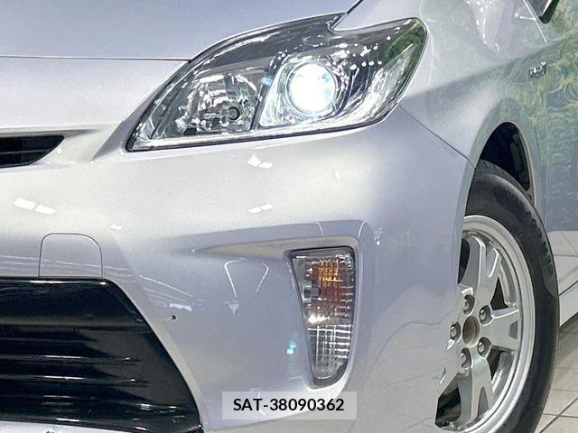 Toyota PRIUS 2013-05 7393648-11