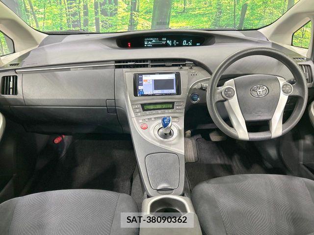 Toyota PRIUS 2013-05 7393648-1