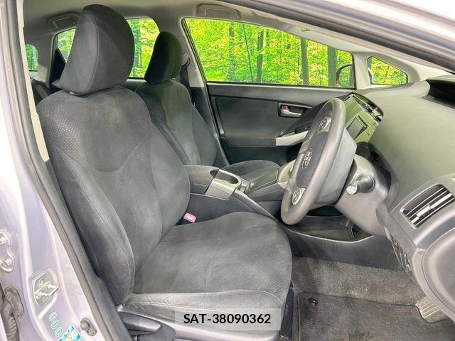 Toyota PRIUS 2013-05 7393648-7