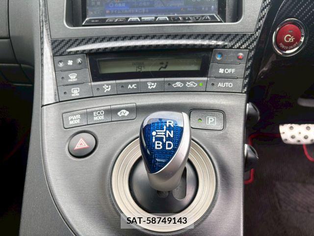 Toyota PRIUS 2013-02 7393637-18