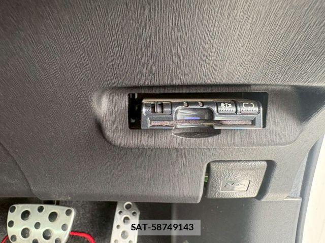 Toyota PRIUS 2013-02 7393637-21