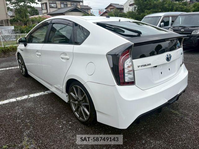 Toyota PRIUS 2013-02 7393637-4