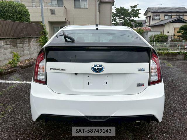 Toyota PRIUS 2013-02 7393637-6