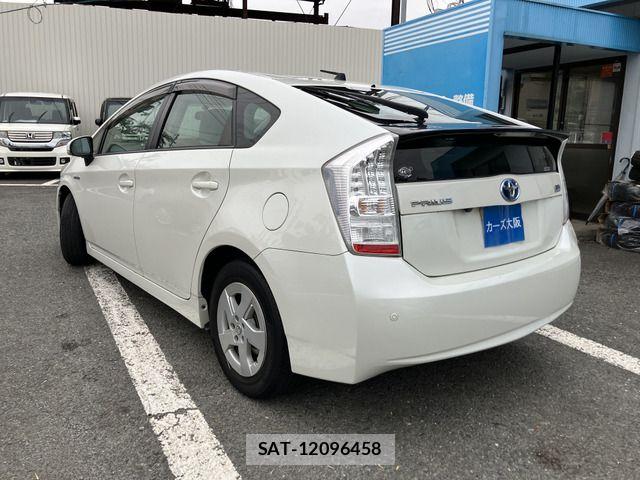 Toyota PRIUS 2010-06 7393661-2