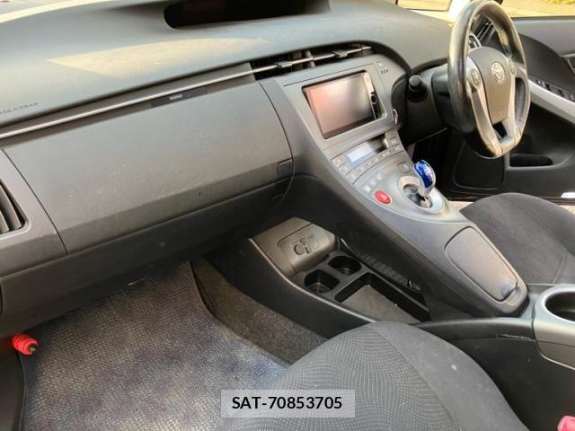 Toyota PRIUS 2012-07 7393663-10