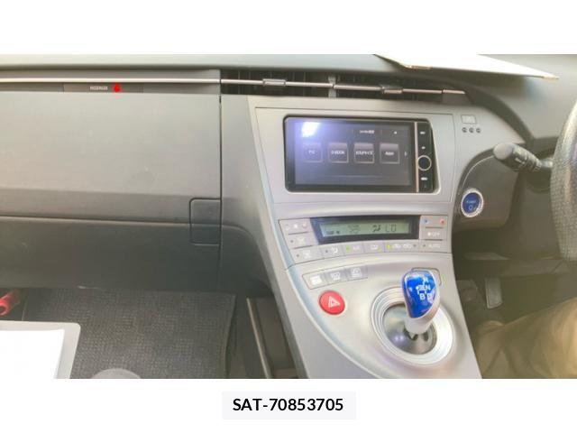 Toyota PRIUS 2012-07 7393663-14