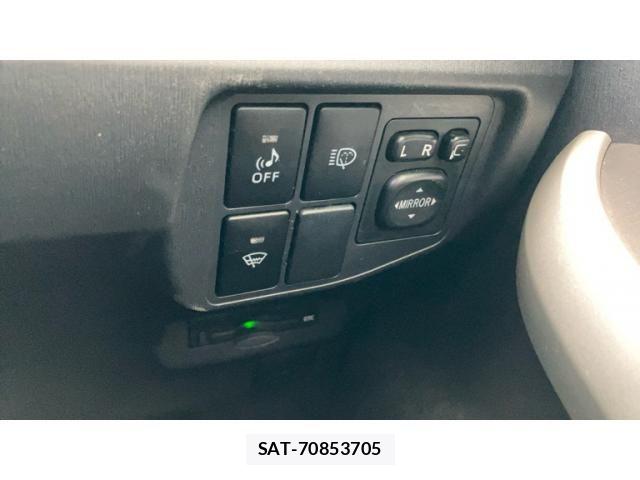 Toyota PRIUS 2012-07 7393663-16