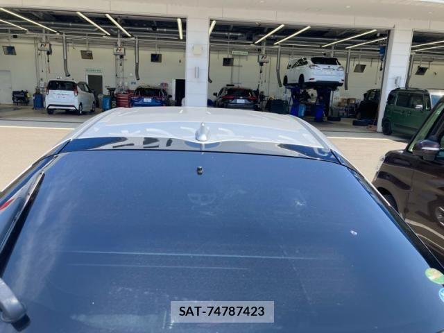 Toyota PRIUS 2016-06 7393635-16