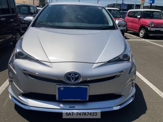 Toyota PRIUS 2016-06 7393635-1