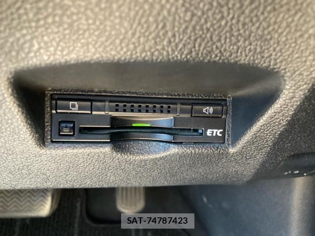 Toyota PRIUS 2016-06 7393635-22