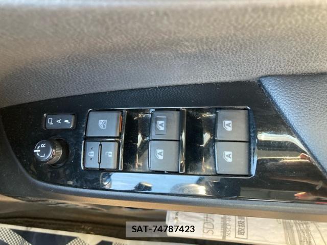 Toyota PRIUS 2016-06 7393635-23