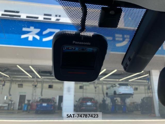 Toyota PRIUS 2016-06 7393635-27