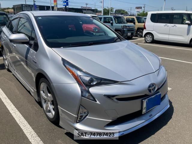 Toyota PRIUS 2016-06 7393635-2