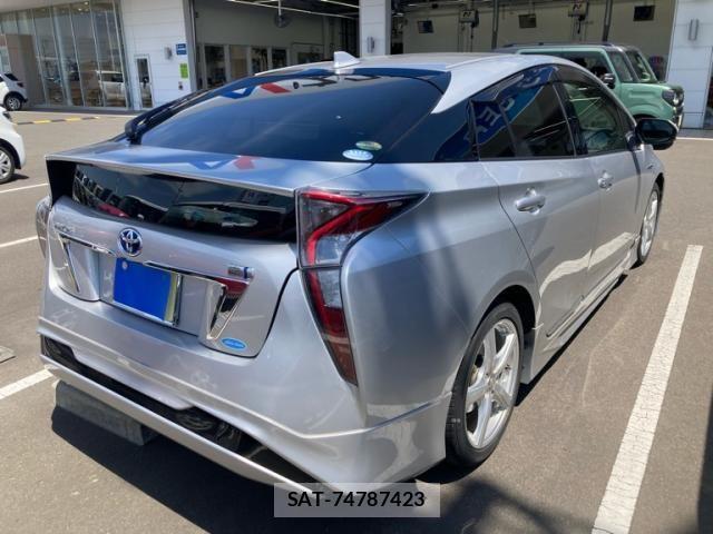 Toyota PRIUS 2016-06 7393635-6