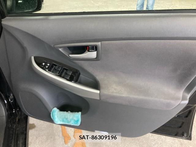Toyota PRIUS 2011-07 7393664-10