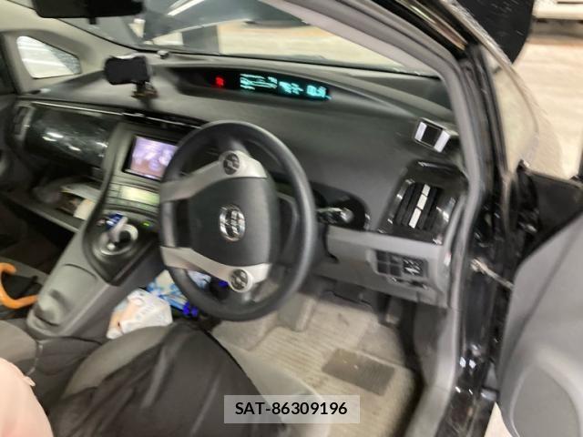 Toyota PRIUS 2011-07 7393664-11
