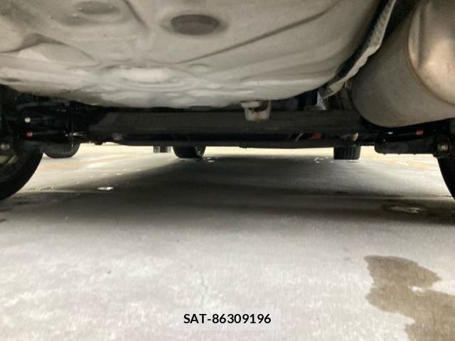 Toyota PRIUS 2011-07 7393664-16