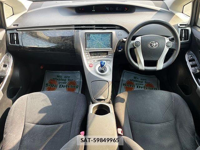 Toyota PRIUS 2012-09 7393659-1