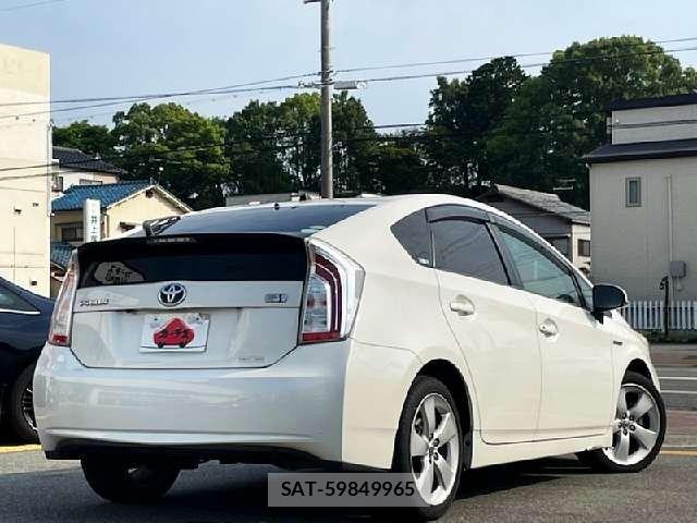 Toyota PRIUS 2012-09 7393659-2