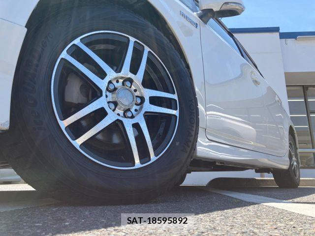 Toyota PRIUS 2012-05 7393650-12