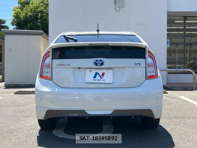 Toyota PRIUS 2012-05 7393650-14