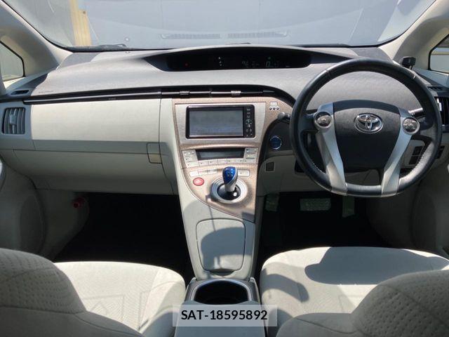 Toyota PRIUS 2012-05 7393650-1