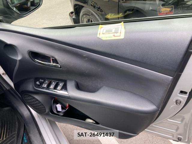 Toyota PRIUS 2016-11 7393646-10