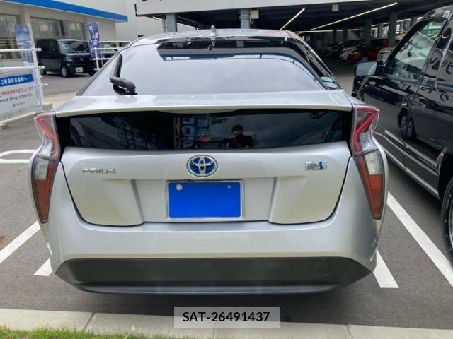 Toyota PRIUS 2016-11 7393646-2