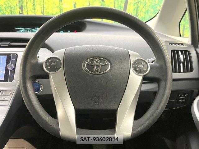 Toyota PRIUS 2014-06 7393636-10