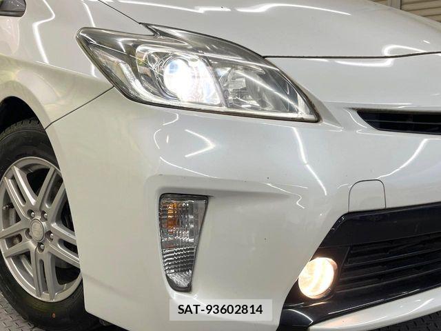 Toyota PRIUS 2014-06 7393636-11