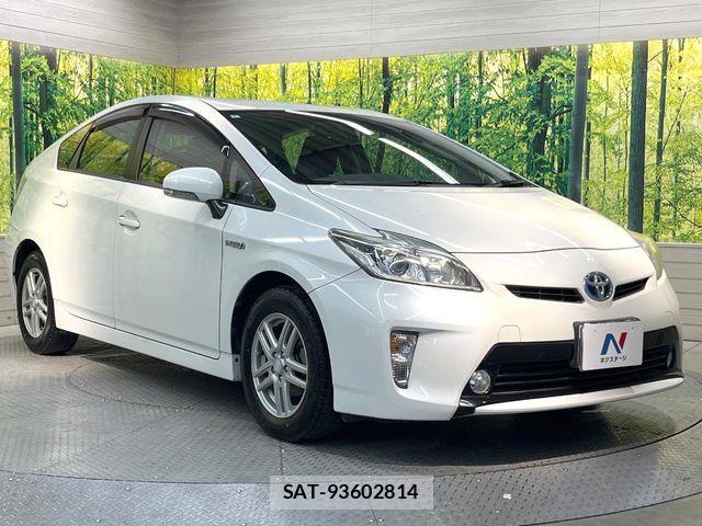 Toyota PRIUS 2014-06 7393636-15