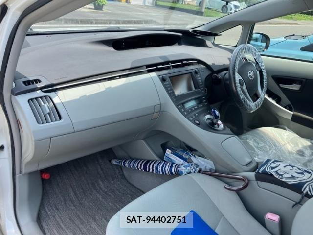 Toyota PRIUS 2011-09 7393672-15