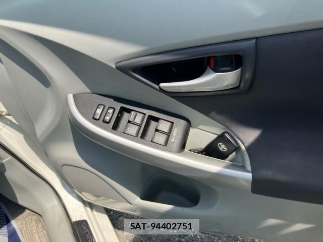 Toyota PRIUS 2011-09 7393672-17
