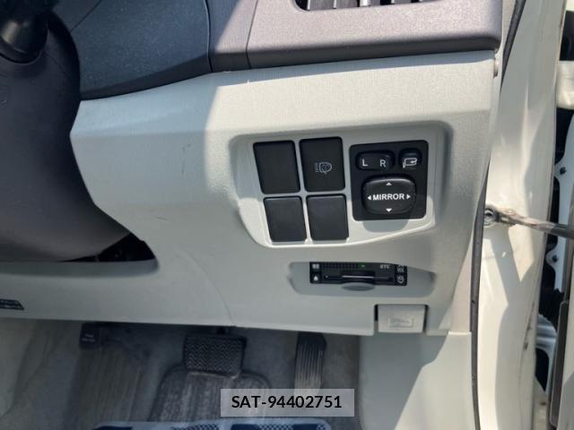 Toyota PRIUS 2011-09 7393672-18